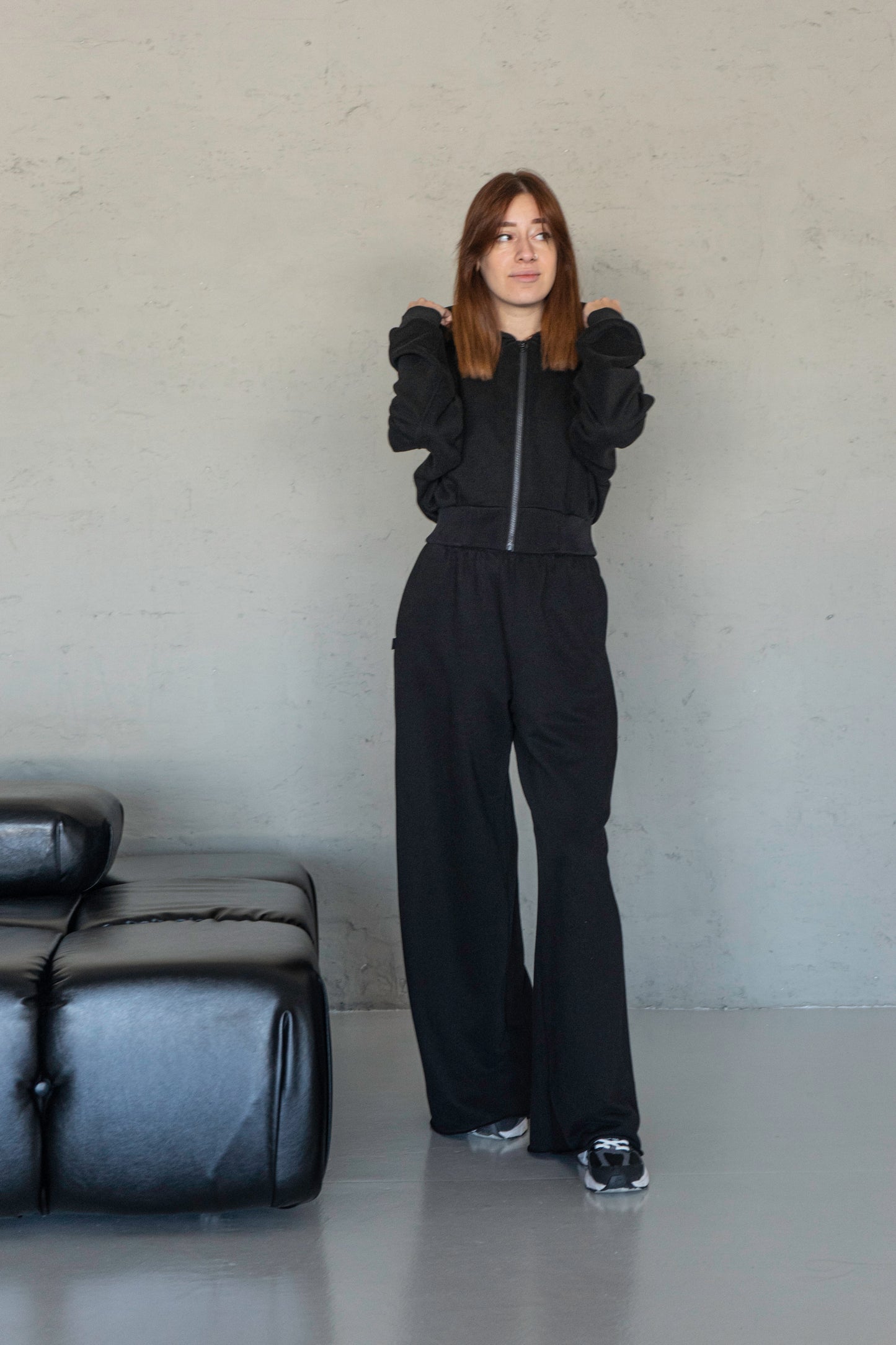 Set mit kurzem Zip-Hoodie und Palazzo-Hose